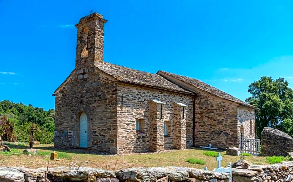 Chambres d'hôte A Caserella, Maison de village rénovée avec vue sur mer