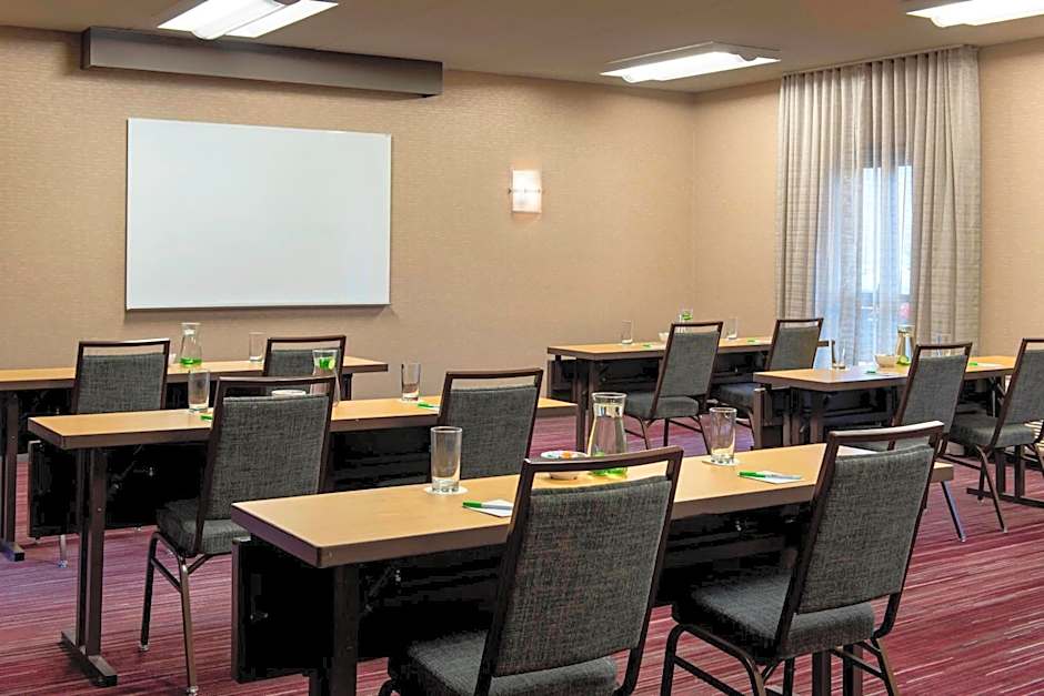 Courtyard by Marriott Chicago Naperville