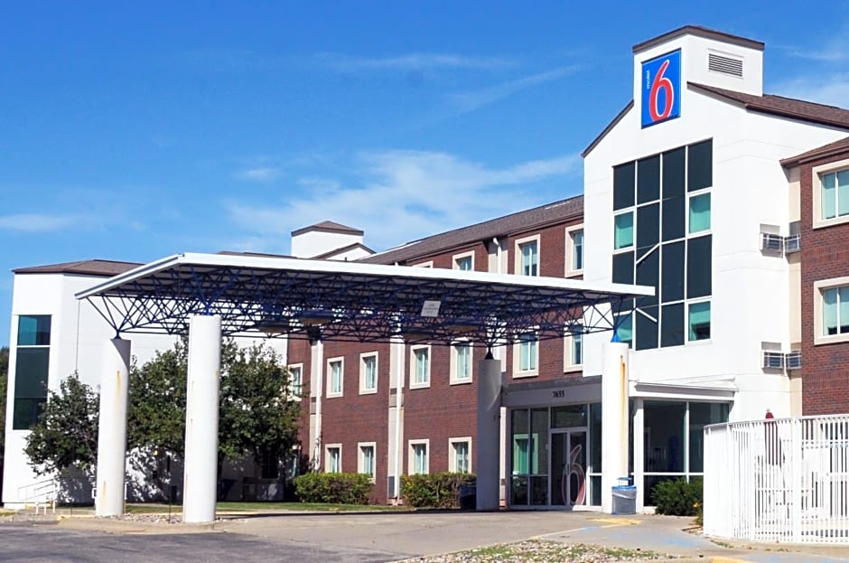 Motel 6-West Des Moines, IA