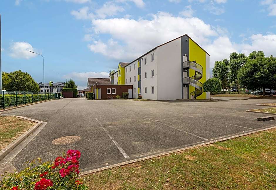 B&B HOTEL CHARTRES Le Coudray