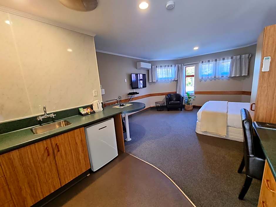 Amross Court
