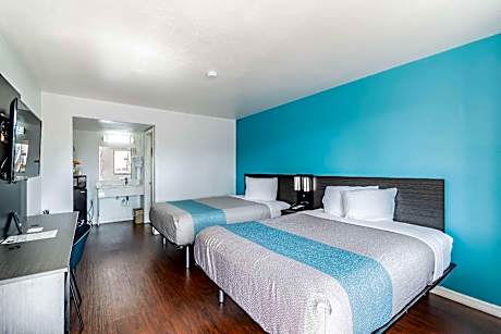 2 Queen Beds | Mobility Accessible Tub Nsmk