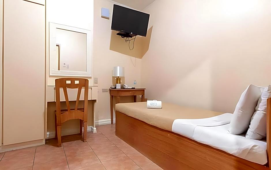 RedDoorz @ Downtown Tacloban