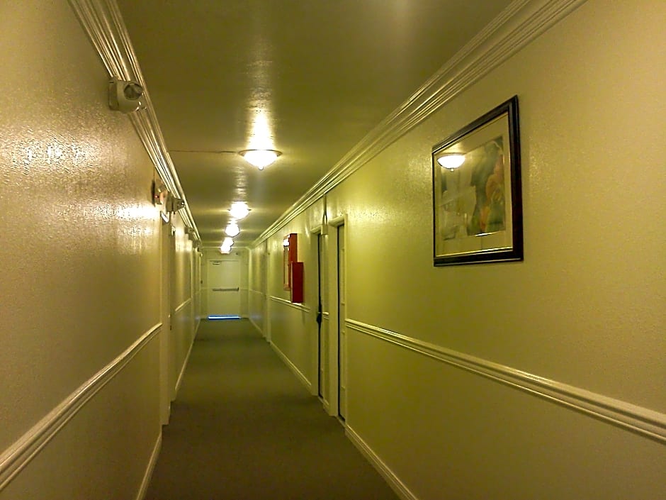 Super 8 by Wyndham Las Vegas North Strip/Fremont St. Area