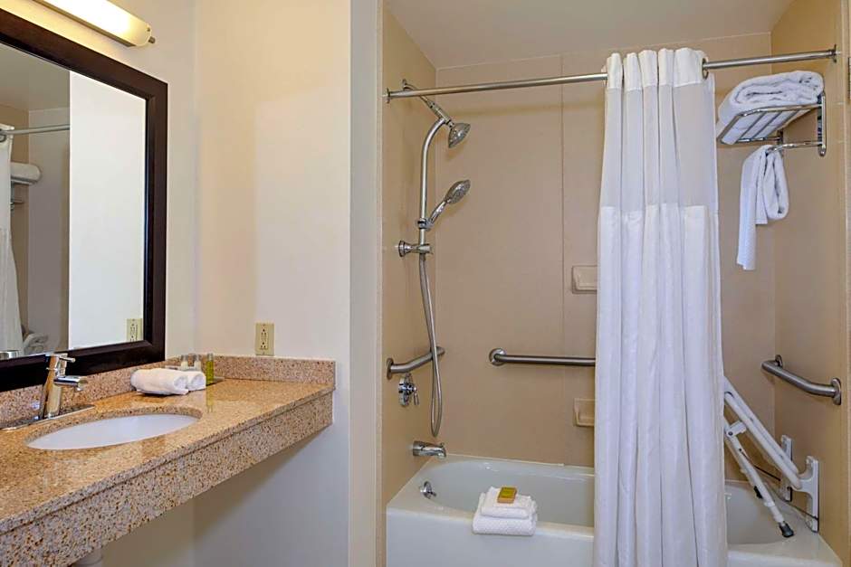 DoubleTree by Hilton Hotel & Suites Pittsburgh Downtown