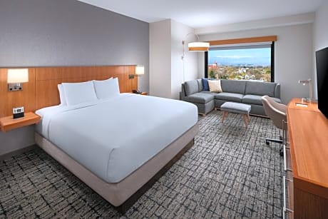 King Room with Sofa Bed and Mountain View