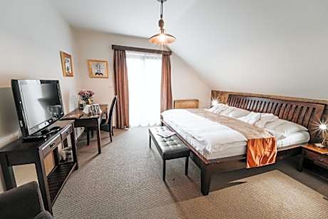 Deluxe Double Room with Balcony