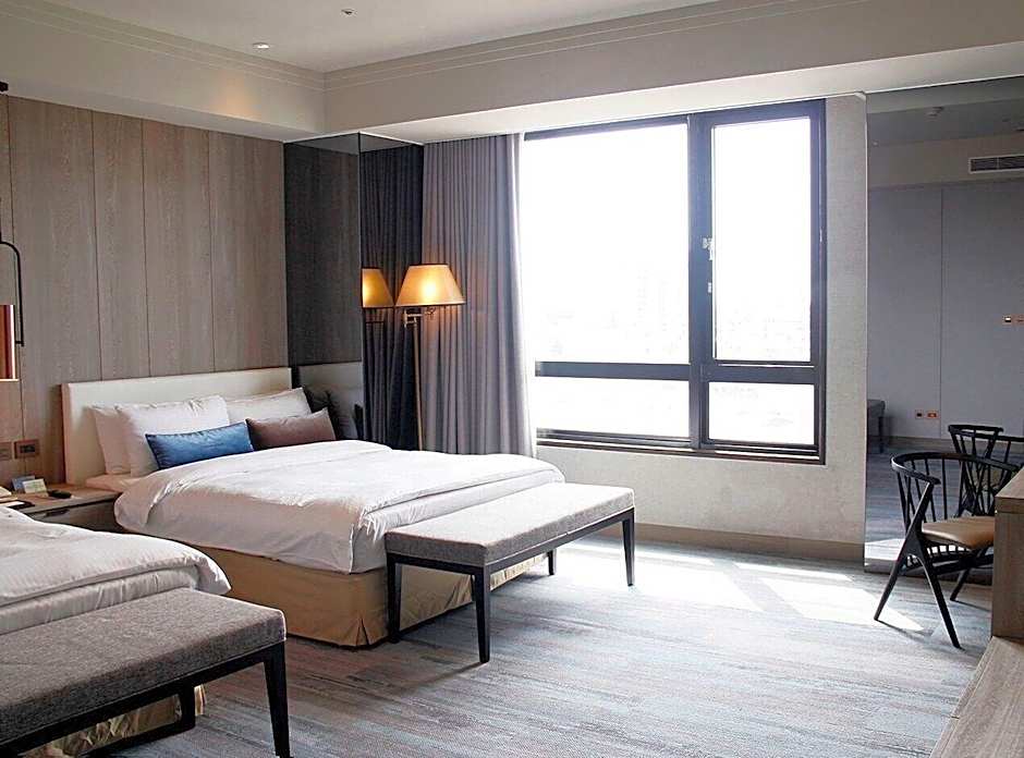 Queena Plaza Hotel