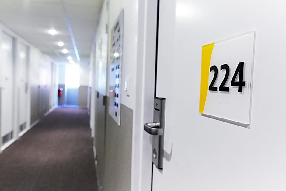 Premiere Classe Paris Ouest - Pont de Suresnes Hotel