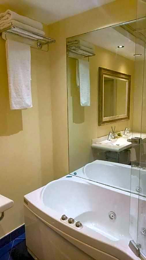 Tornabuoni La Petite Suite