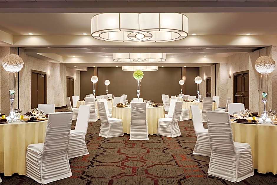 DoubleTree by Hilton Hotel Toronto Airport West