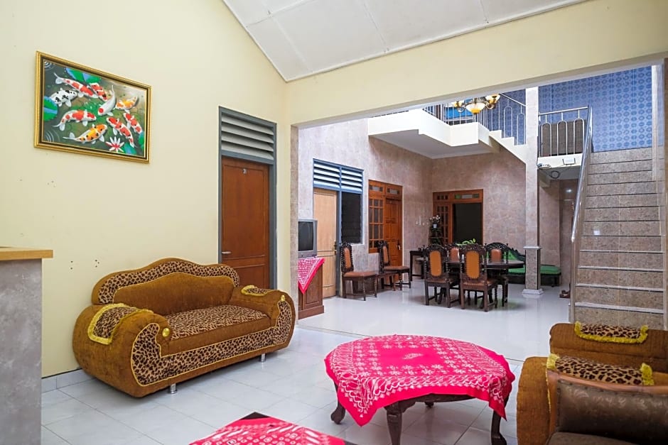 RedDoorz near Candi Ratu Boko 2