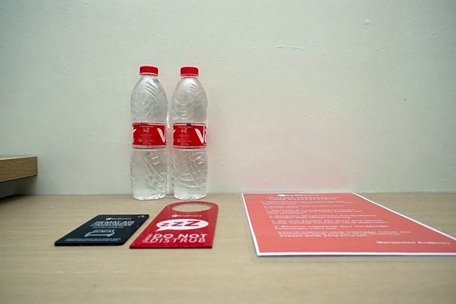 RedDoorz near Kawasan Bandara Ahmad Yani Semarang 2