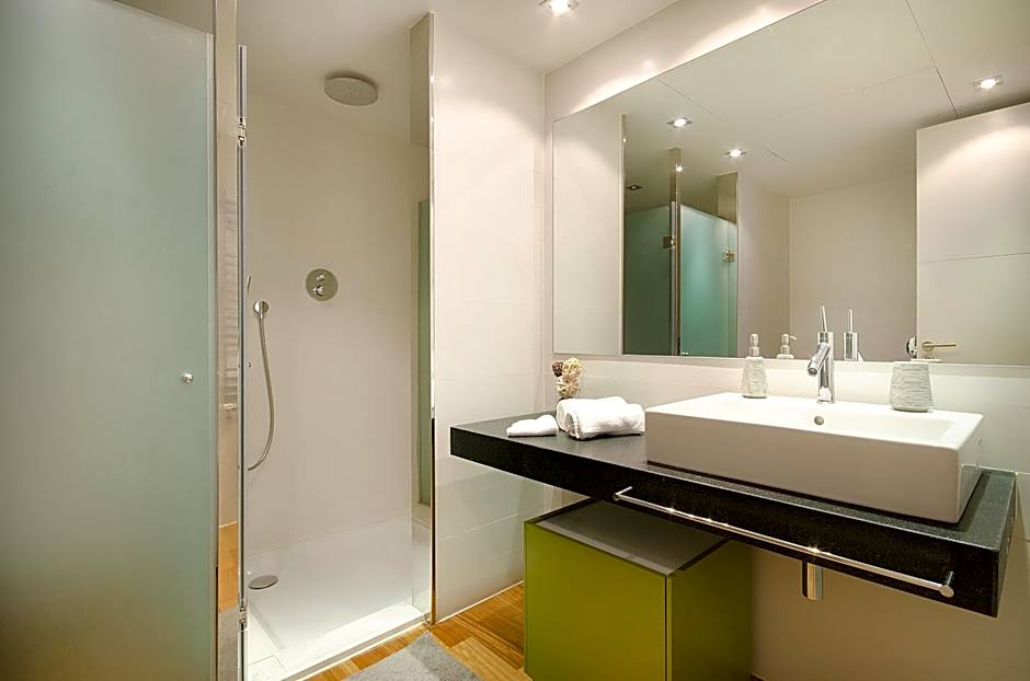 You Stylish City Center Apartments