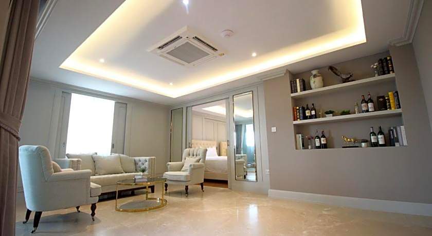 Sasha House – Bangkok, NY