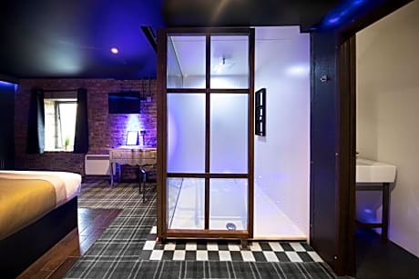 Deluxe Double Room with Street View