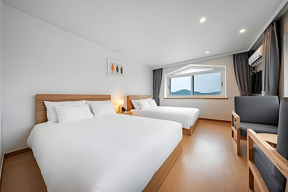 Heyy Seogwipo Hotel
