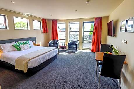 Executive King Studio with Private Spa Bath