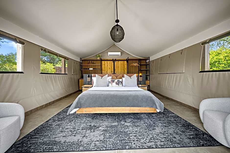 Little Africa Safari Lodge