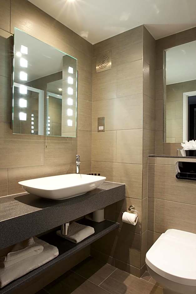 Cambridge Bar Hill Hotel, BW Signature Collection