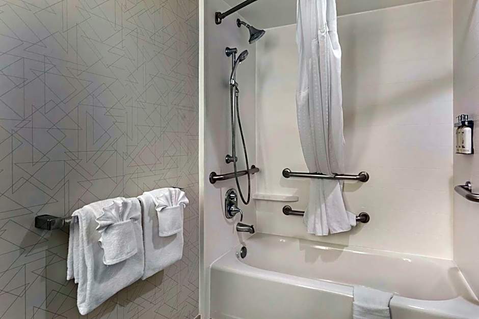 Holiday Inn Express Colton By IHG