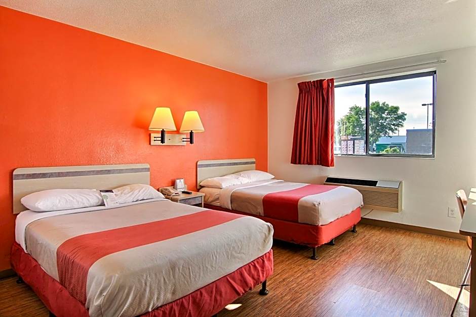 Motel 6-Fargo, ND - West Acres - North Fargo