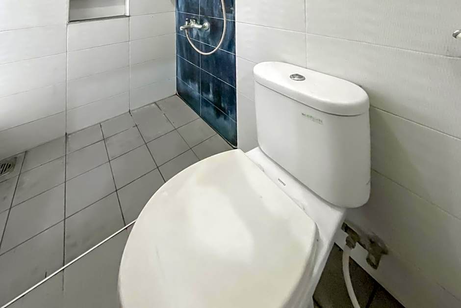 RedDoorz at Hotel Roda Mas 2 near Gor Satria