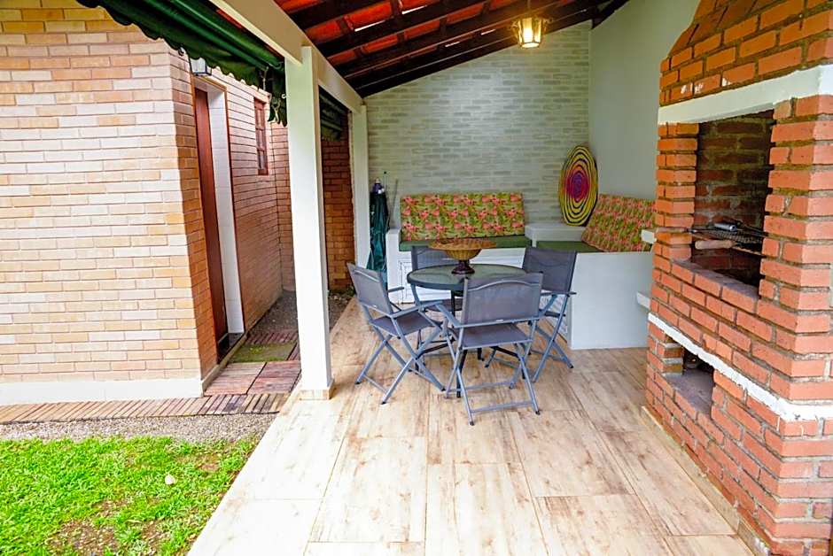 Casa Completa c Piscina e 500m da Praia -3 Quartos