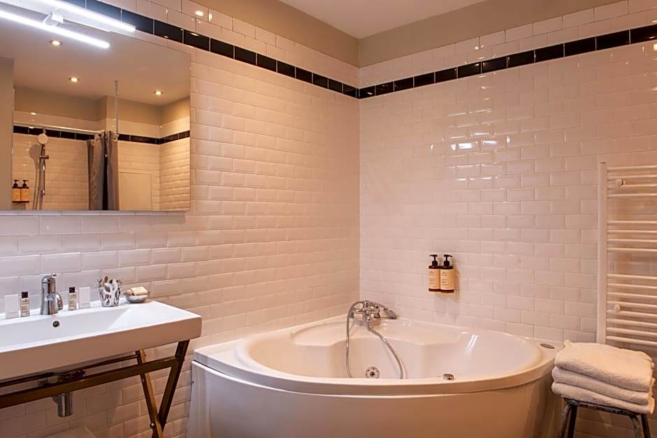 Helzear Montparnasse Suites