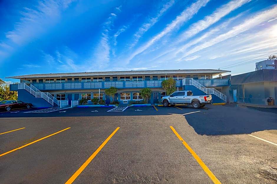 Sunrise Inn by OYO Titusville FL