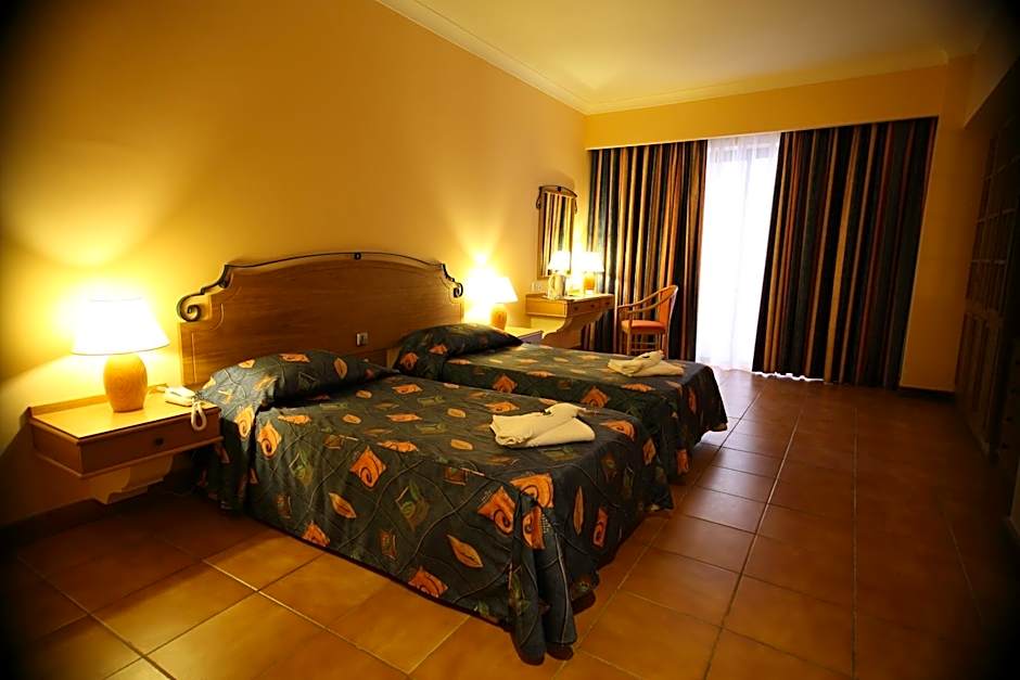 Photo 1 of 5 of Double Room with Balcony