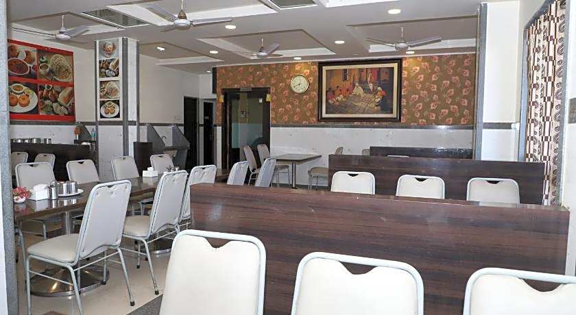 Hotel Sai Bansi