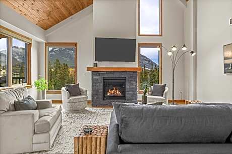 Mountain Dreams Penthouse Hot Tub & Panoramic Views New in Spring Creek
