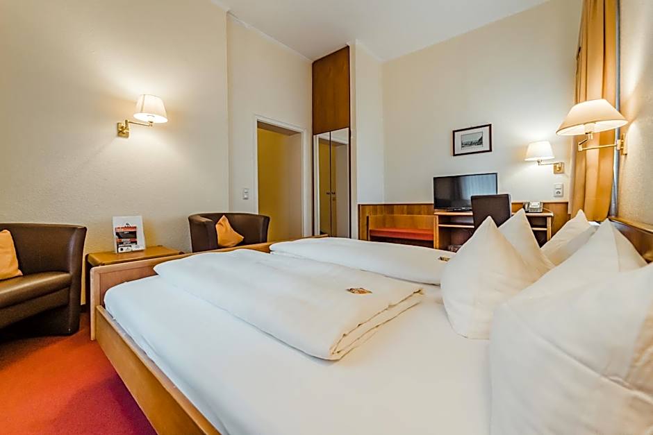 Photo 1 of 7 of Double Room