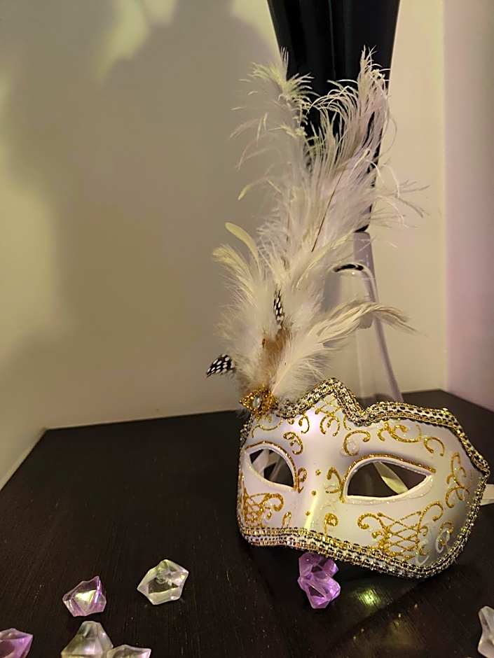 Hotel In - Lounge Room