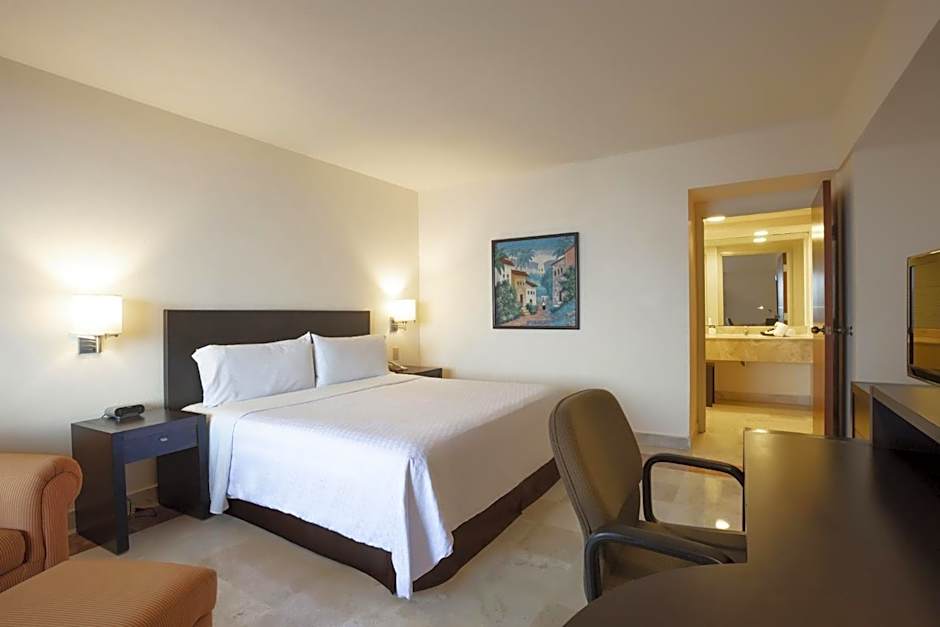 Photo 1 of 1 of Superior 1 King Bed