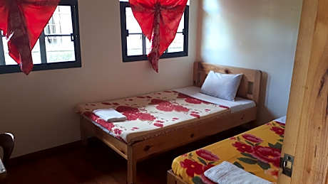 Twin Room with Private External Bathroom