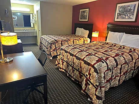Queen Room with Two Queen Beds - Non-Smoking