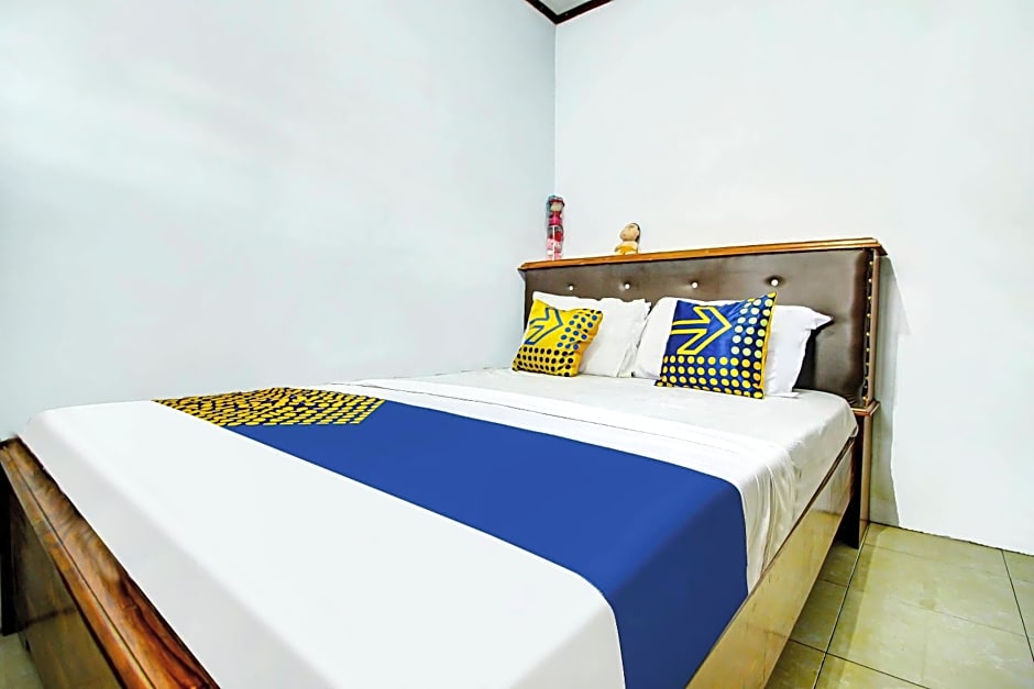 OYO HOMES 91242 Desa Wisata Cibuntu Kuningan Syariah