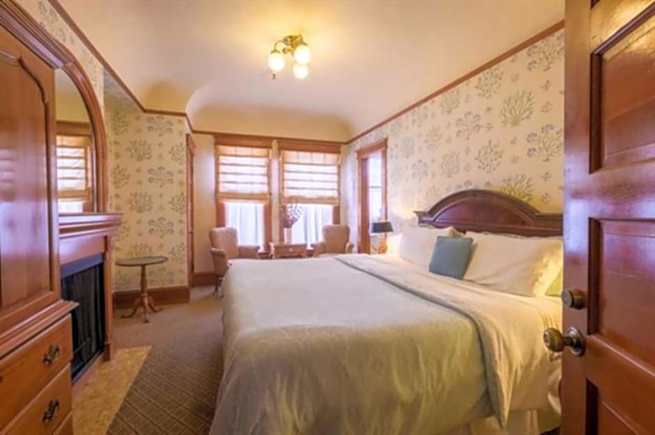 Pacific Grove Inn