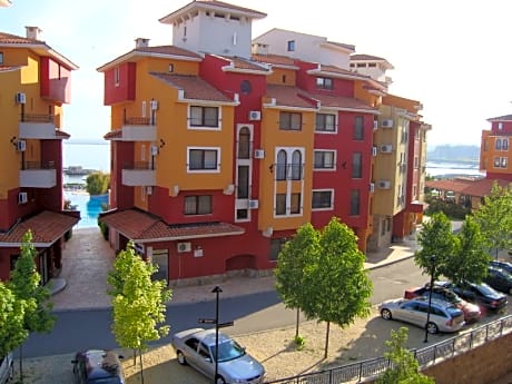 Marina Cape Apartments