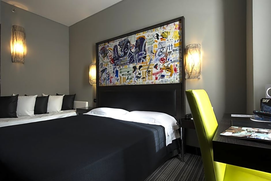 Twenty One Hotel