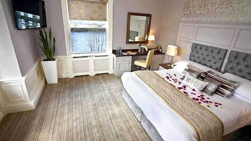 The Lakeside Hotel & Leisure Centre