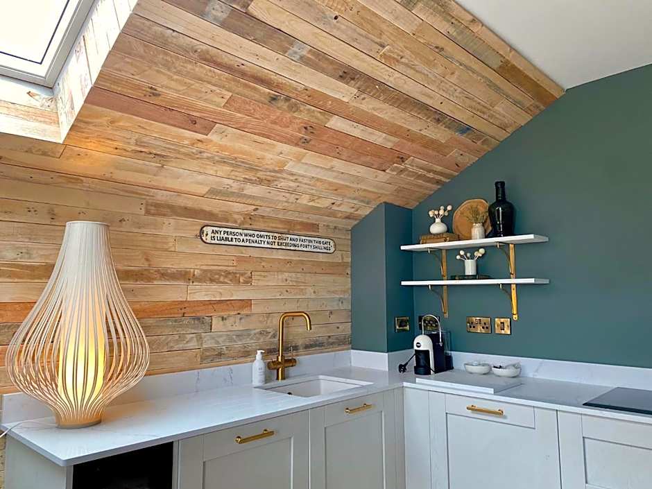 Railway House York by Chateau Anna