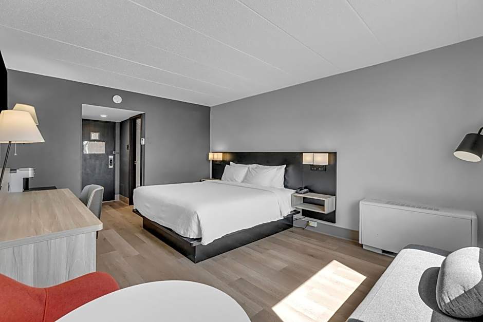 Seven Oaks Hotel Regina