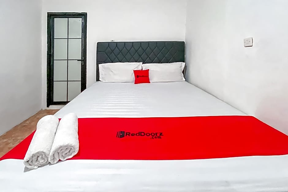 RedDoorz Syariah @ Sudirman Street Garut