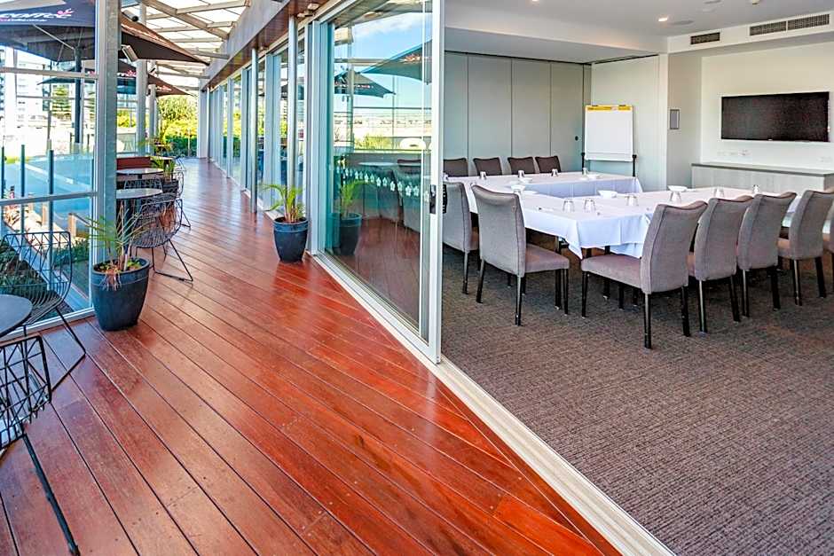 Mercure Sunshine Coast Kawana Waters