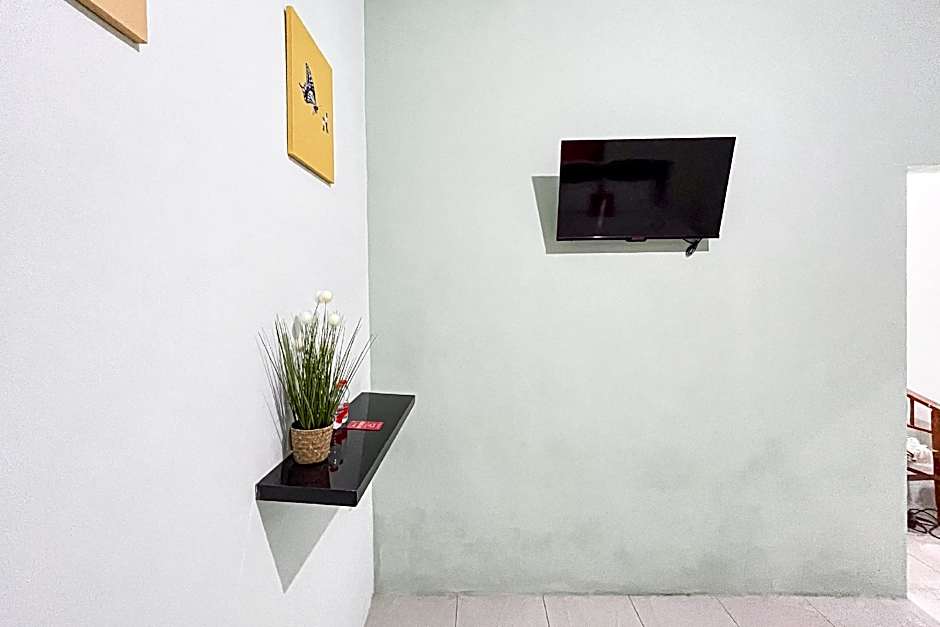 RedDoorz Syariah near RS Bhayangkara Nganjuk