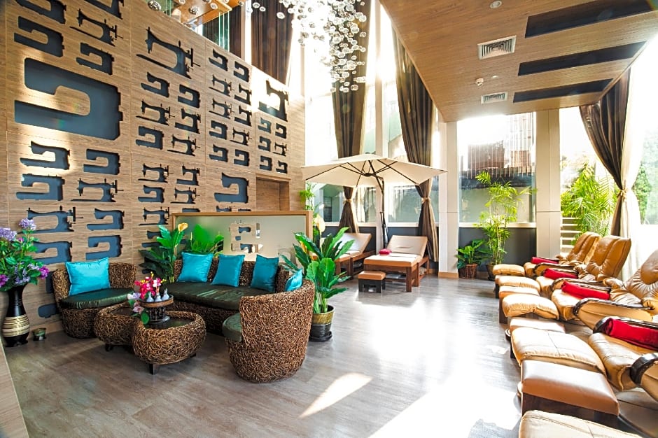 VELA Dhi GLOW Pratunam