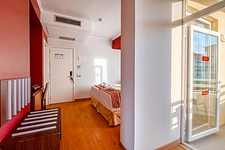 Standard Double or Twin Room with Mountain View